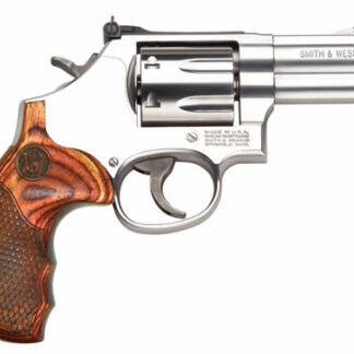 Smith and Wesson 686 Deluxe